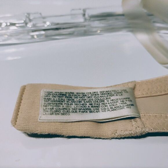 Wacoal T Shirt Bra Convertible Silicone Strap Regular Plunge Racer or Halter 34B - Picture 12 of 15